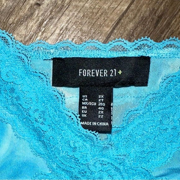 SOLD 💕NWT Forever 21+ Water Print Lace Trim Cami - Picture 7 of 12